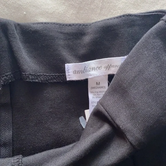 Black mini A line skirt Medium - Picture 2 of 3